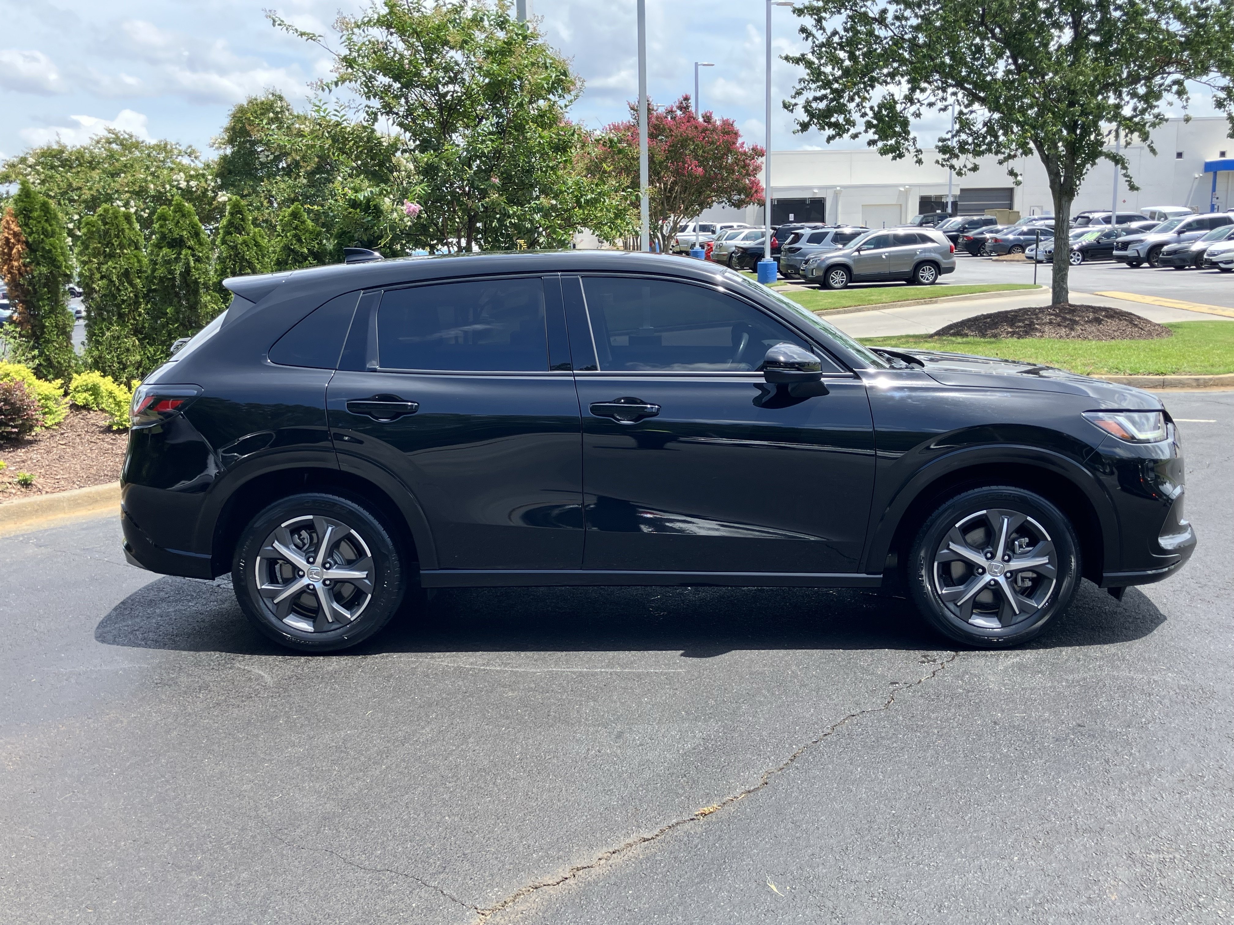 Used 2024 Honda HR-V EX-L image 11