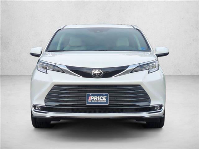 Used 2026 Toyota Sienna Limited AWD/4WD image 2