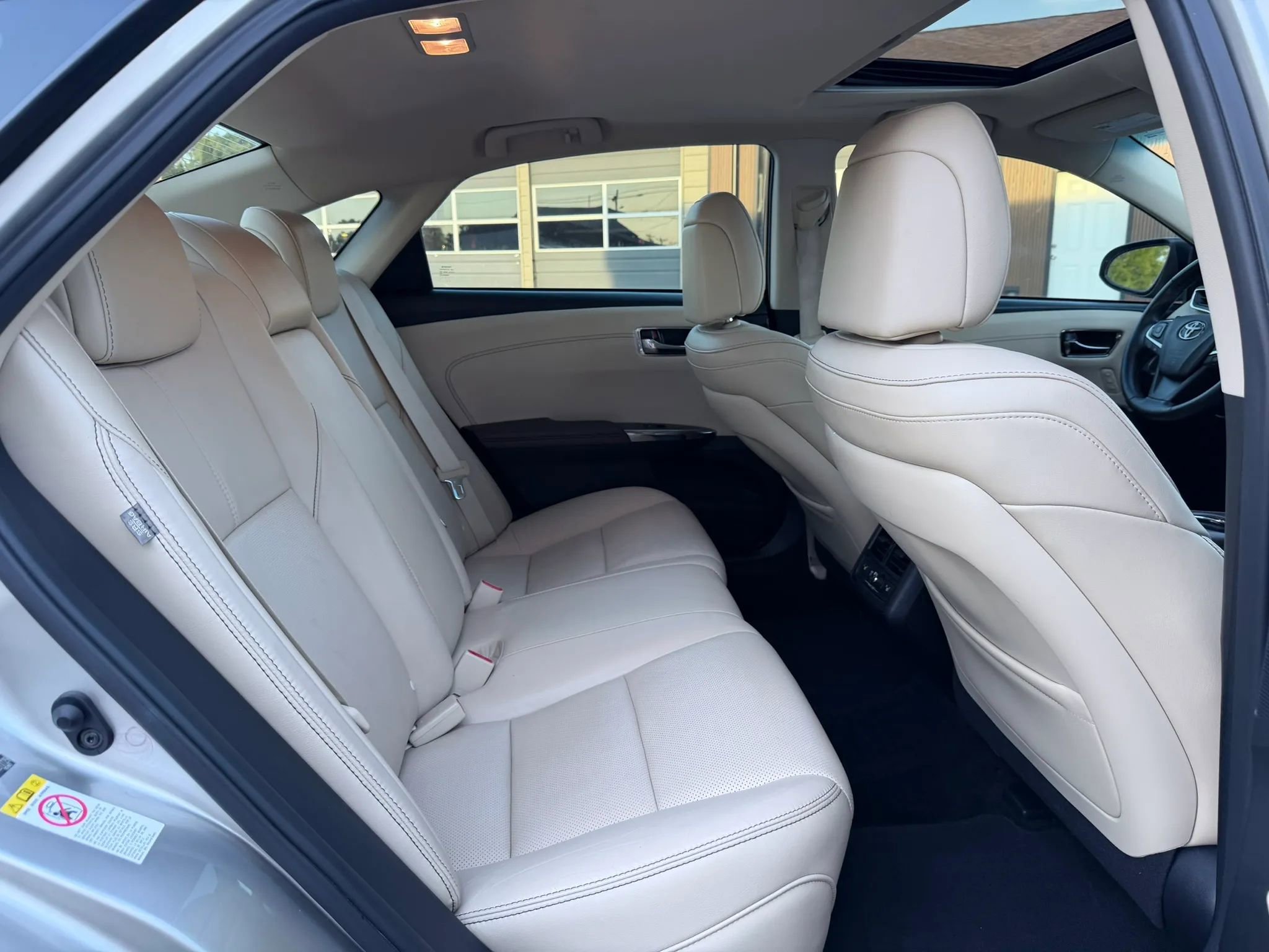 Used 2017 Toyota Avalon Limited FWD image 23