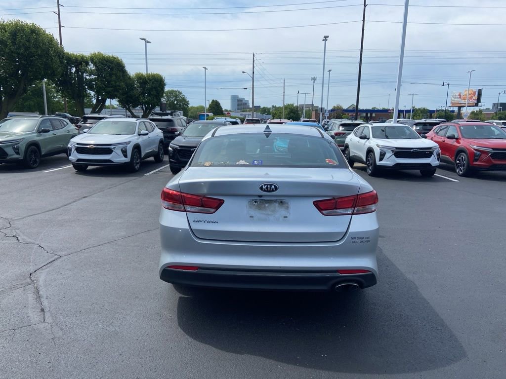Used 2017 Kia Optima LX w/ Option Group 014 FWD image 4