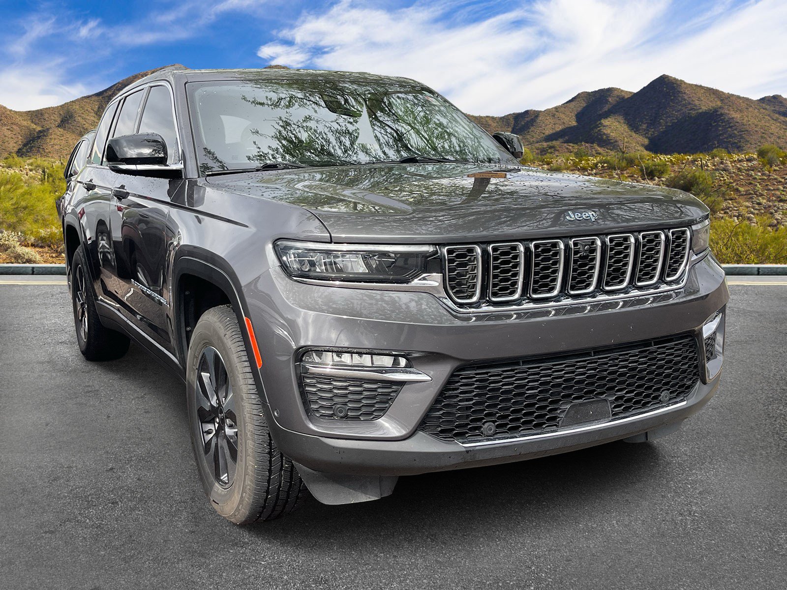 Used 2022 Jeep Grand Cherokee Limited 4xe w/ Luxury Tech Group II AWD/4WD image 3