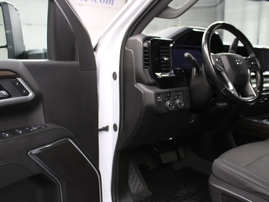 Used 2025 Chevrolet Silverado 2500 LT w/ Trail Boss Package AWD/4WD image 59