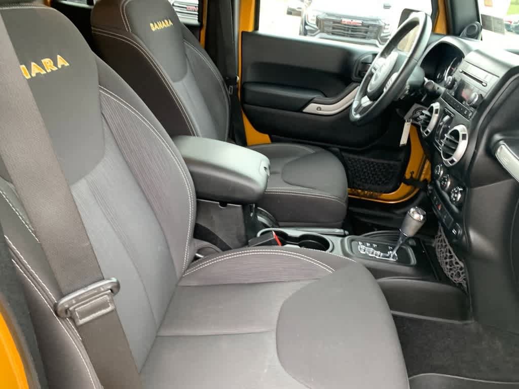 Used 2014 Jeep Wrangler Unlimited Sahara w/ Connectivity Group AWD/4WD image 18
