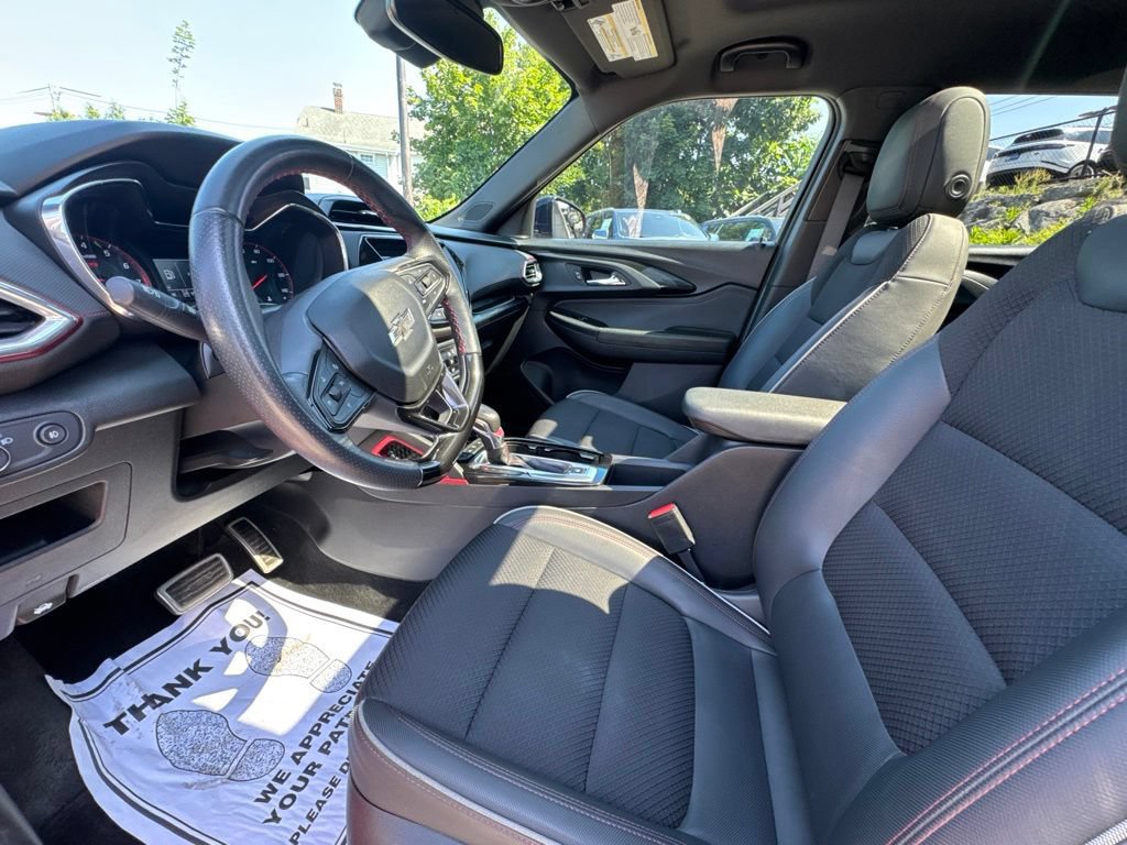 Used 2021 Chevrolet TrailBlazer RS w/ Sun and Liftgate Package AWD/4WD image 16