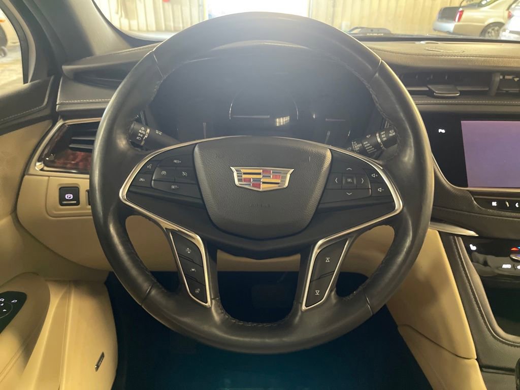 Used 2017 Cadillac XT5 Luxury w/ Driver Awareness Package image 15