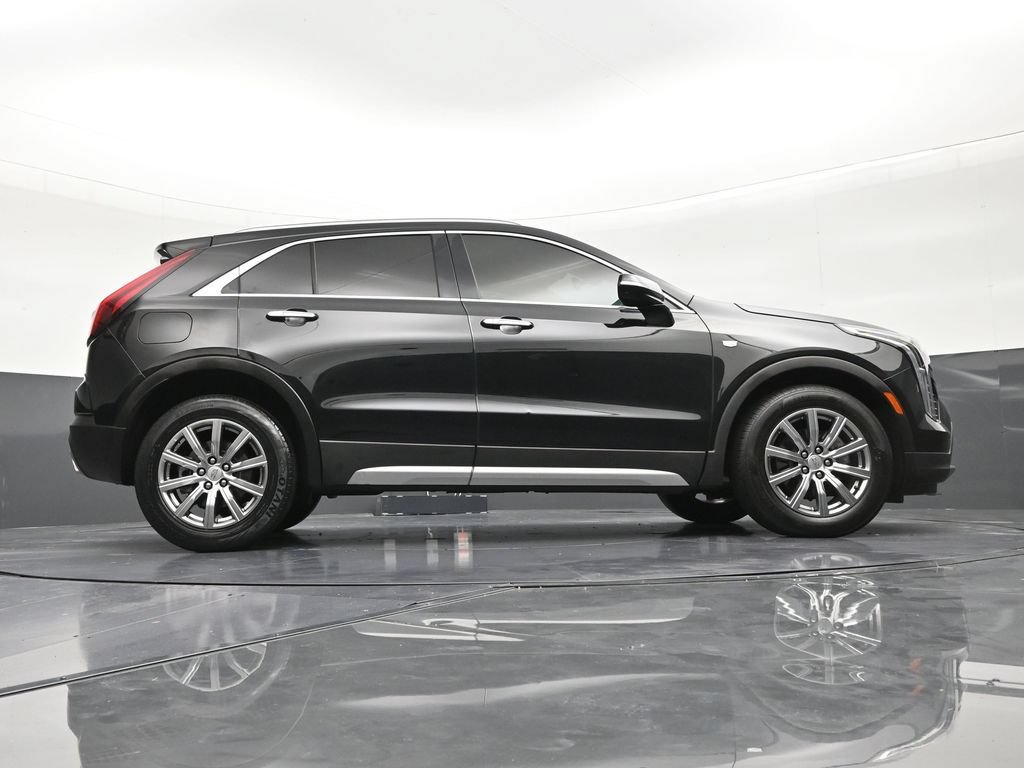 Used 2022 Cadillac XT4 Premium Luxury w/ Safety Alert Package AWD/4WD image 25