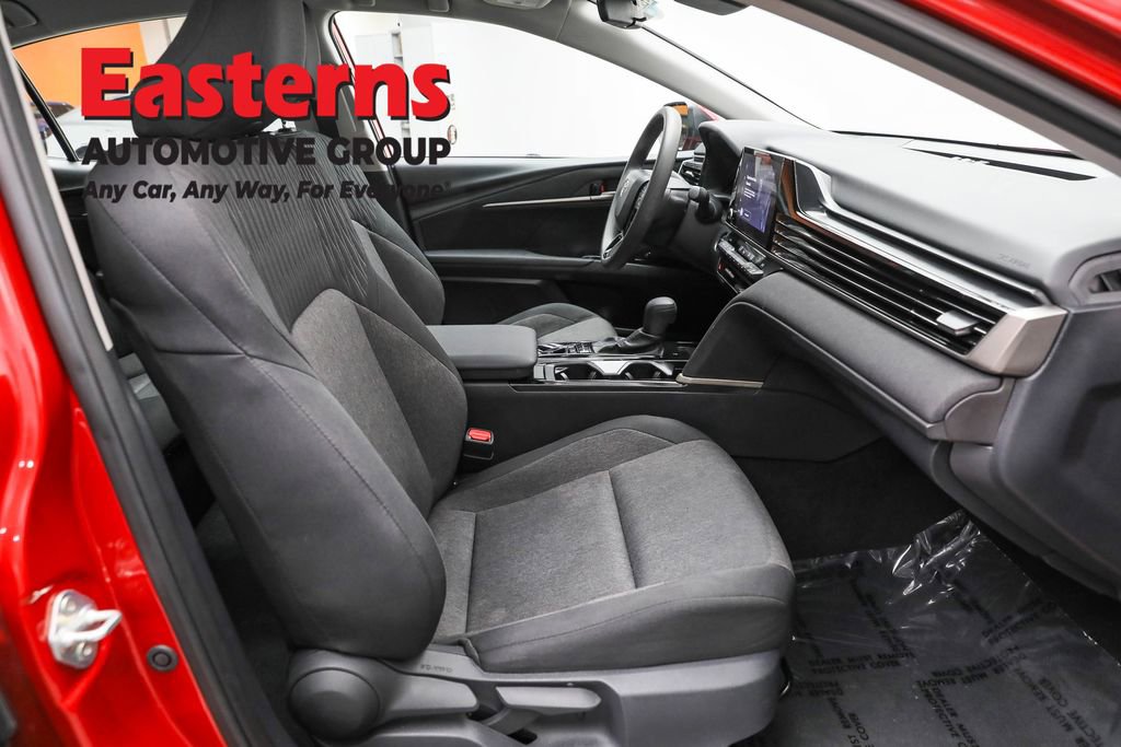 Used 2025 Toyota Camry LE image 23