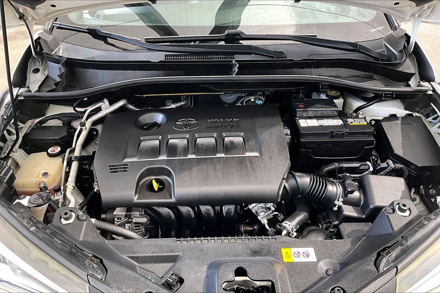 Used 2019 Toyota C-HR LE FWD image 31