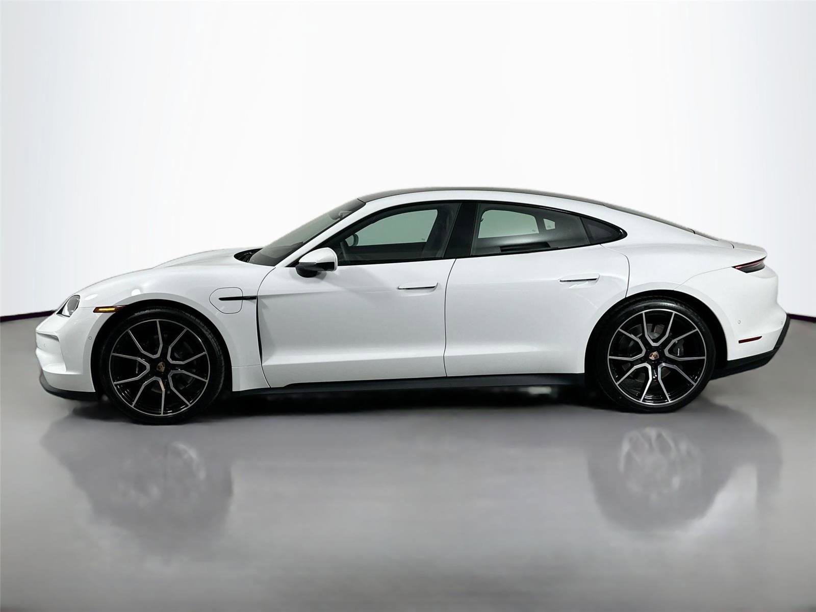 Certified 2025 Porsche Taycan AWD/4WD image 2