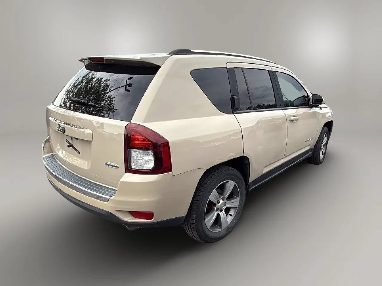 Used 2016 Jeep Compass High Altitude AWD/4WD image 5