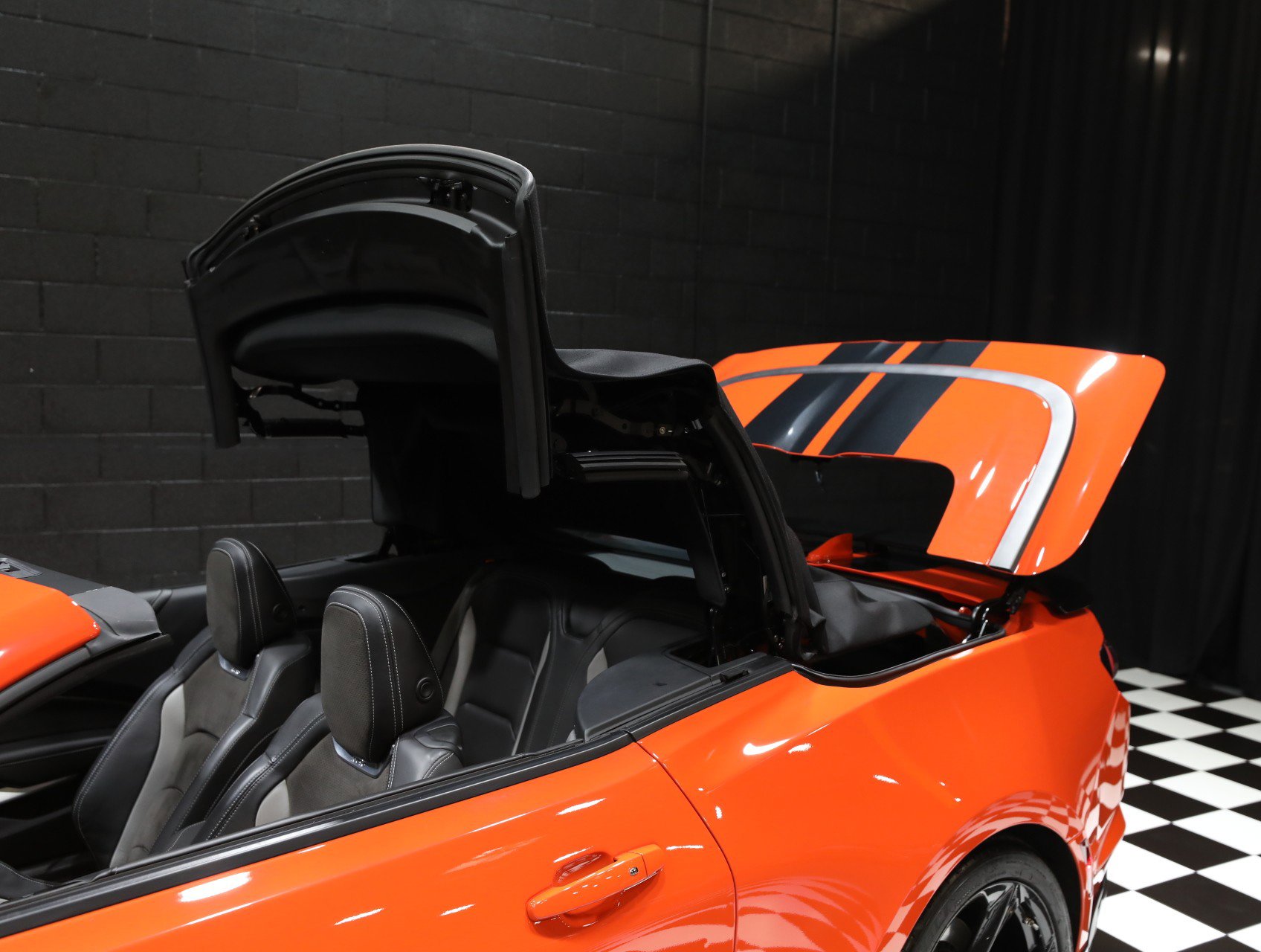 Used 2020 Chevrolet Camaro SS RWD image 12