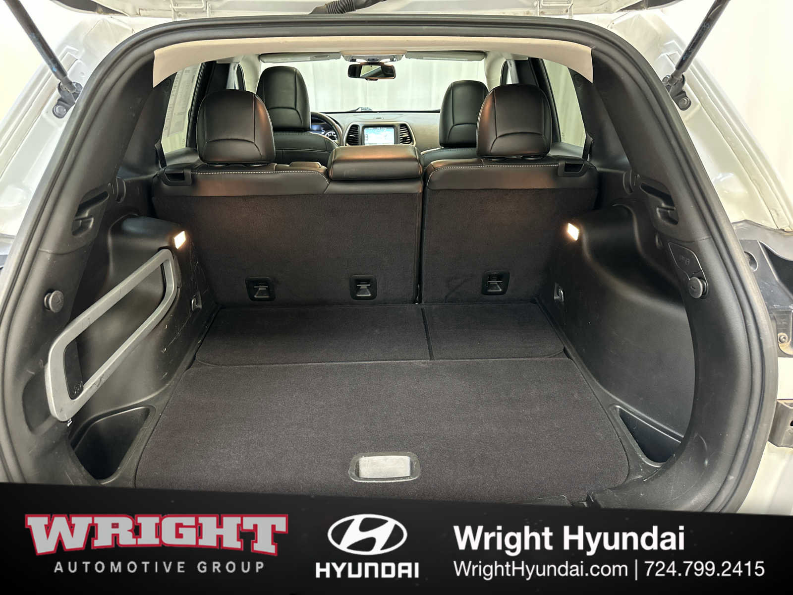 Used 2017 Jeep Cherokee Limited image 14