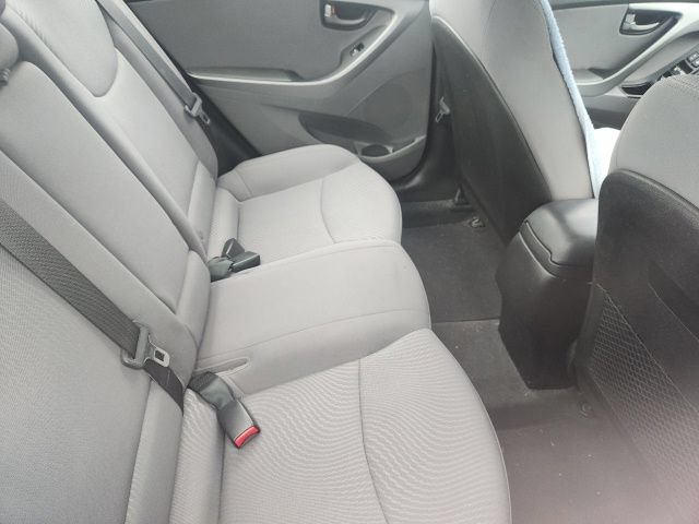 Used 2015 Hyundai Elantra SE w/ Option Group 02 FWD image 5