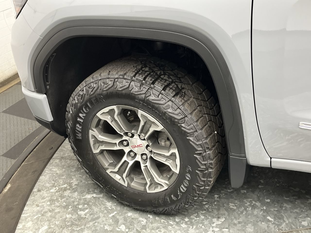 Certified 2024 GMC Sierra 1500 Pro w/ Graphite Edition AWD/4WD image 33