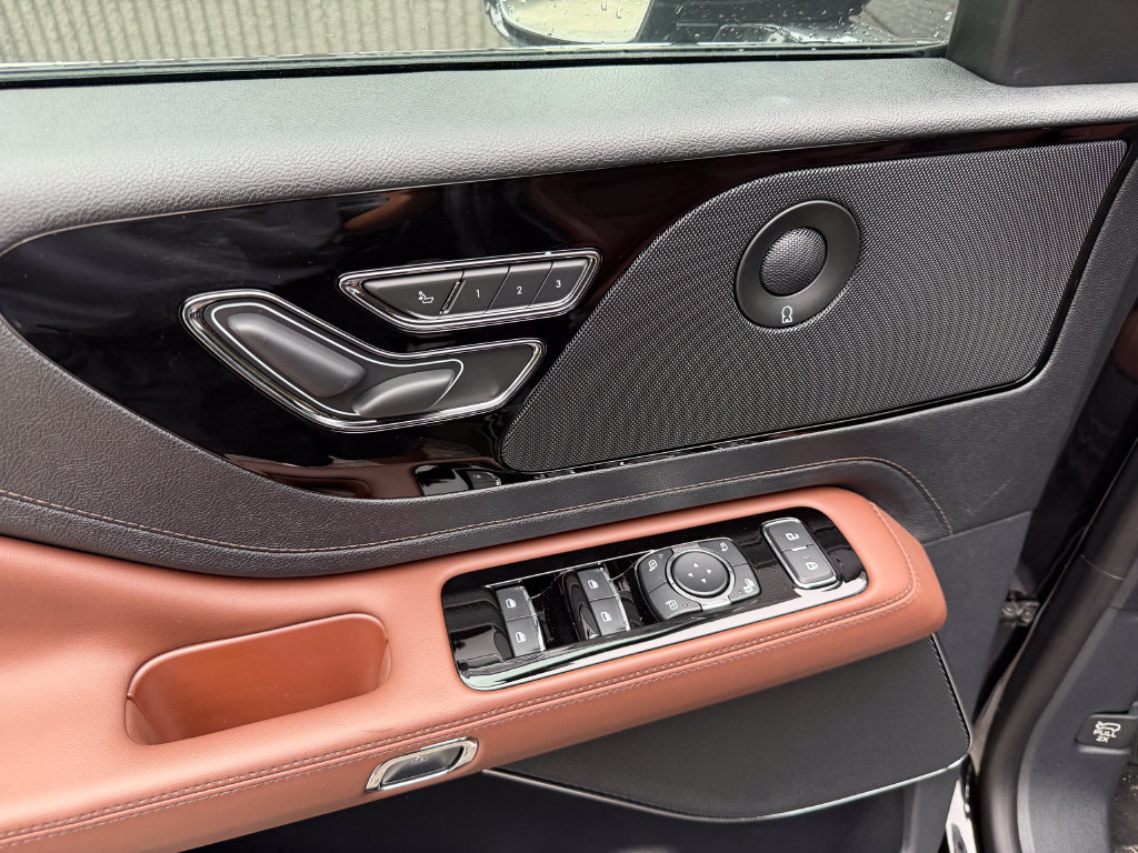 New 2026 Lincoln Aviator Reserve AWD/4WD image 14