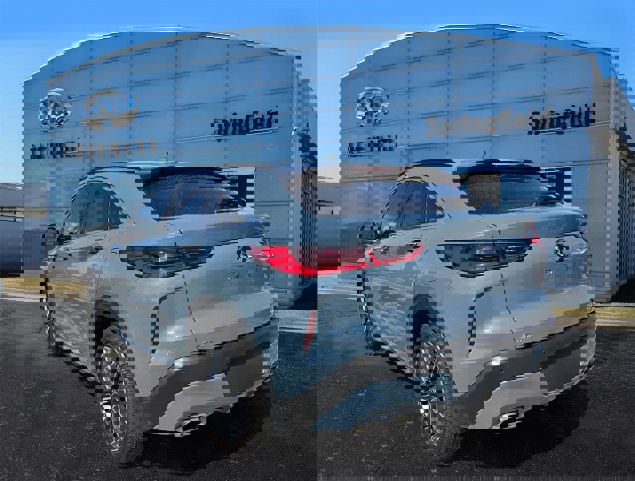 Used 2025 INFINITI QX55 Luxe w/ Cargo Package image 4