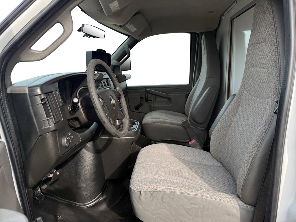 Used 2016 Chevrolet Express 3500 RWD image 9
