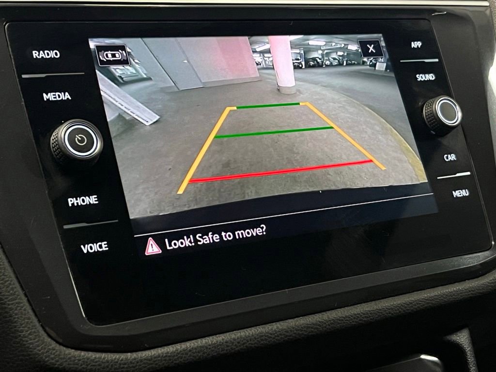 Used 2024 Volkswagen Tiguan SE w/ Panoramic Sunroof Package AWD/4WD image 29