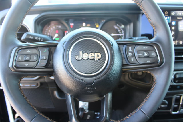 Used 2024 Jeep Wrangler Unlimited w/ Convenience Group AWD/4WD image 17