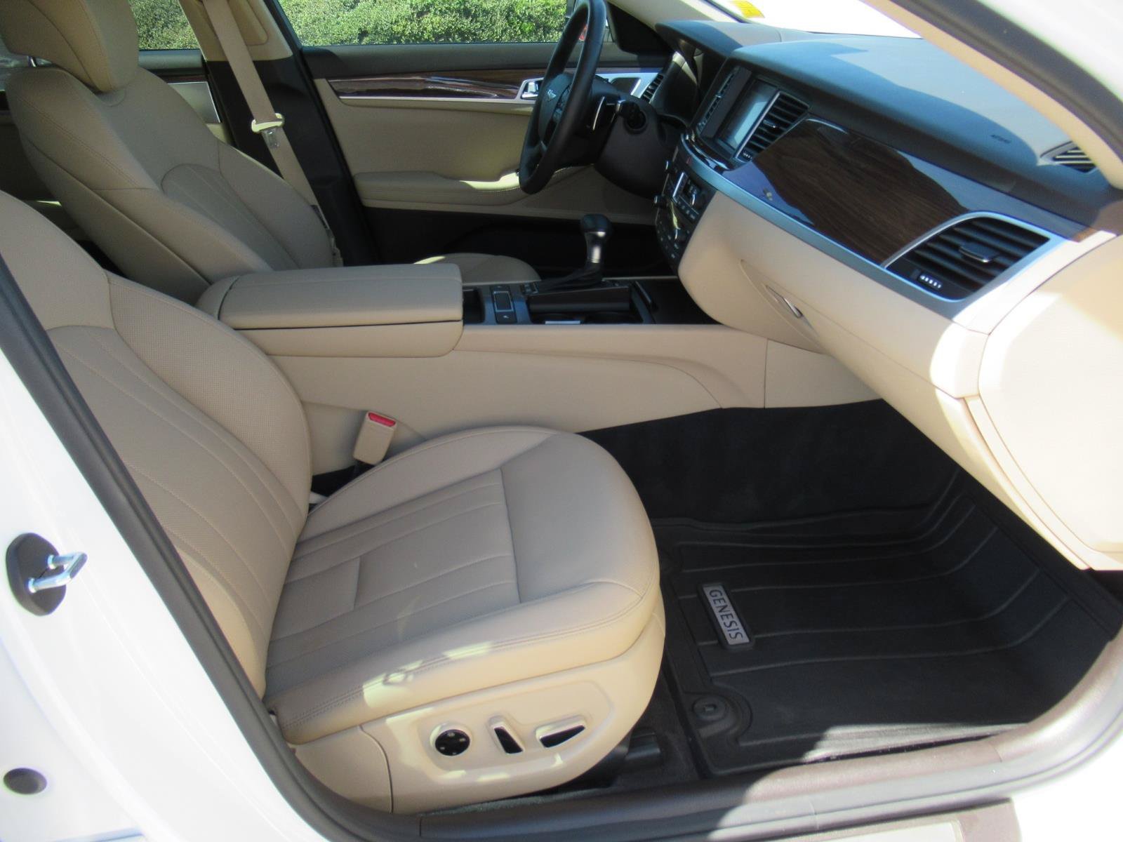 Used 2020 Genesis G80 3.8 RWD image 9