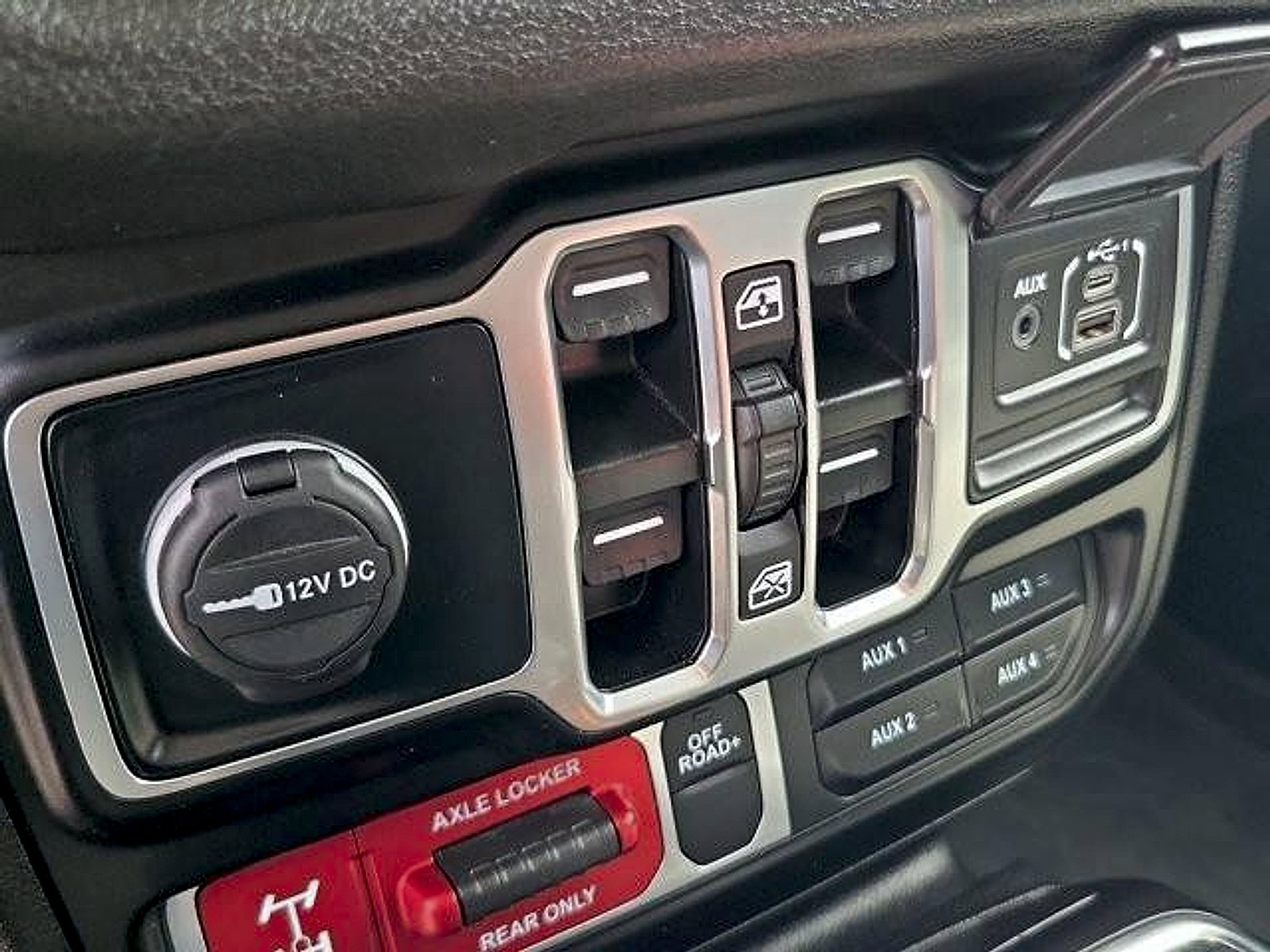 Used 2024 Jeep Wrangler Unlimited Sport AWD/4WD image 27