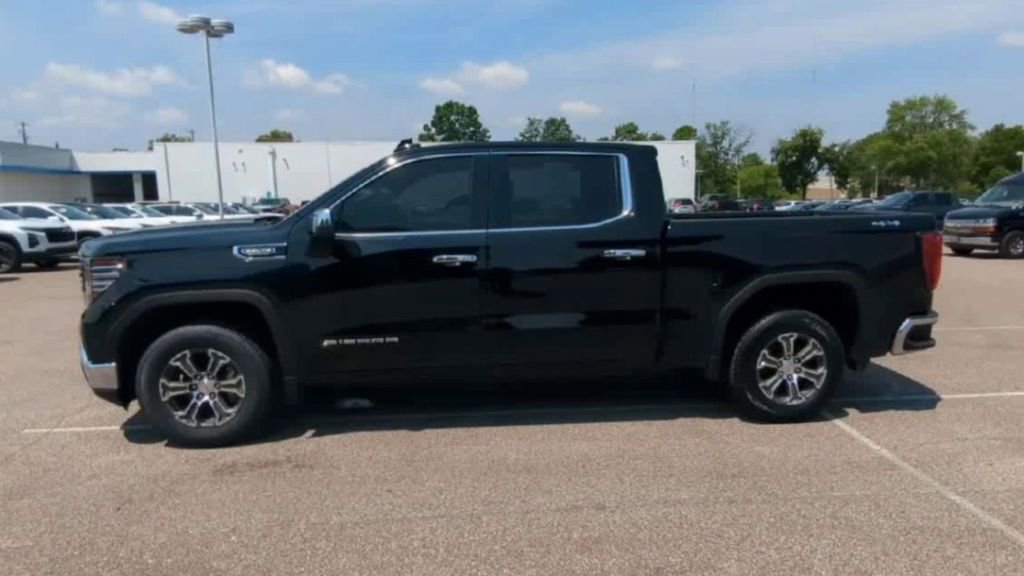 Used 2024 GMC Sierra 1500 SLT image 5