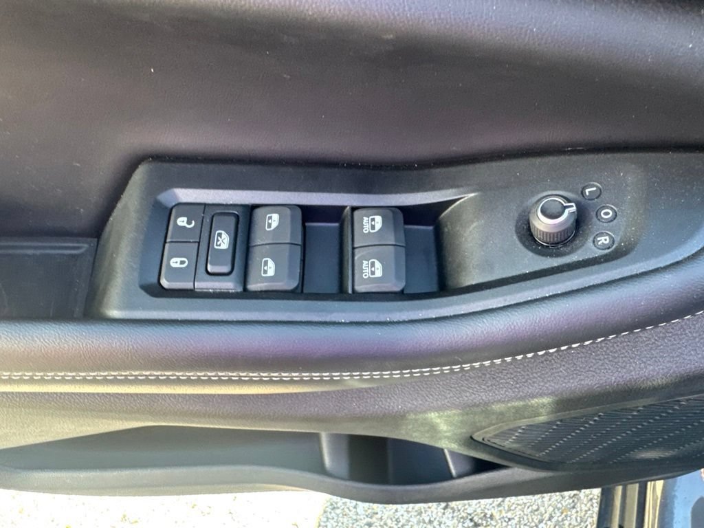 Used 2024 Jeep Grand Cherokee L Laredo w/ Trailer Tow Package AWD/4WD image 12