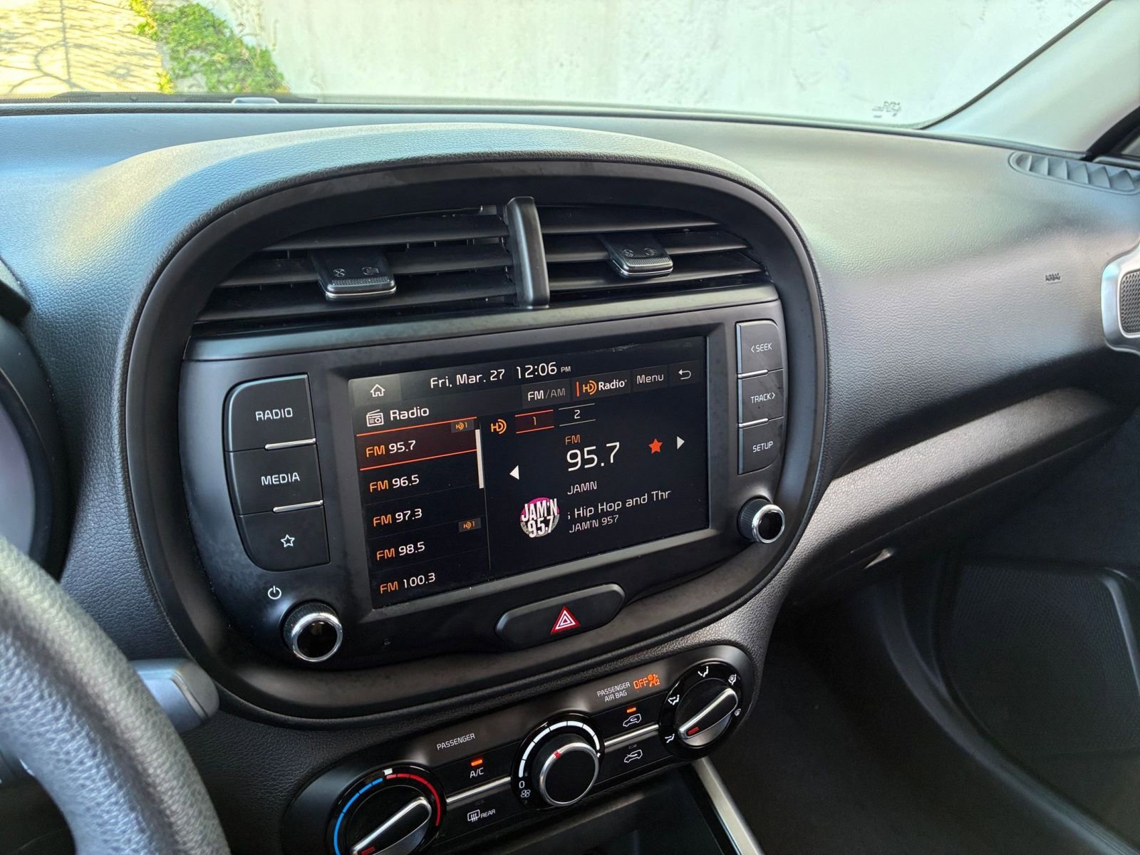 Used 2025 Kia Soul LX w/ LX Technology Package image 20