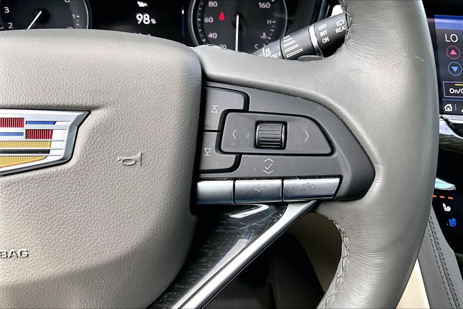 Used 2020 Cadillac XT6 Premium Luxury FWD image 23