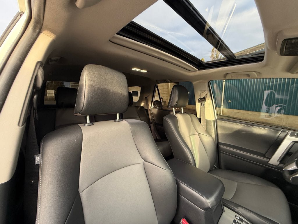 Used 2020 Toyota 4Runner SR5 Premium w/ Moonroof Package AWD/4WD image 27