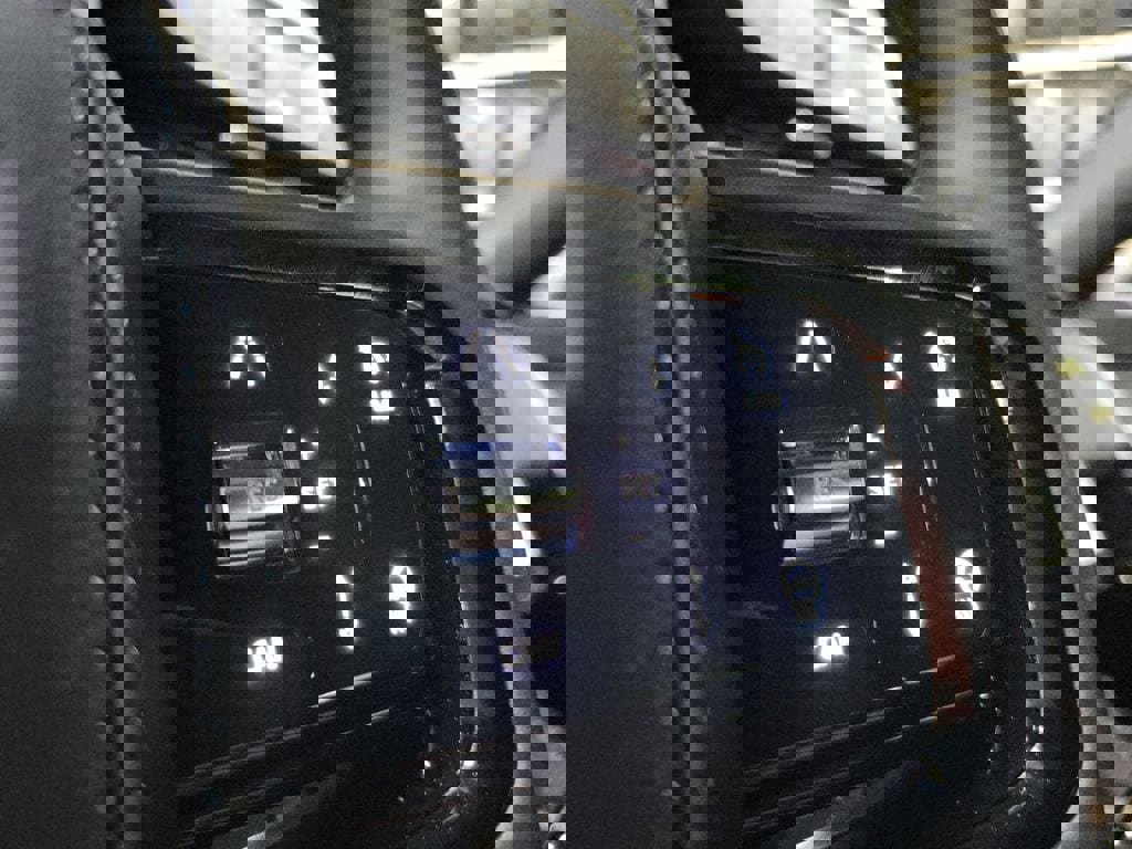 New 2026 Land Rover Range Rover Sport Dynamic SE image 16