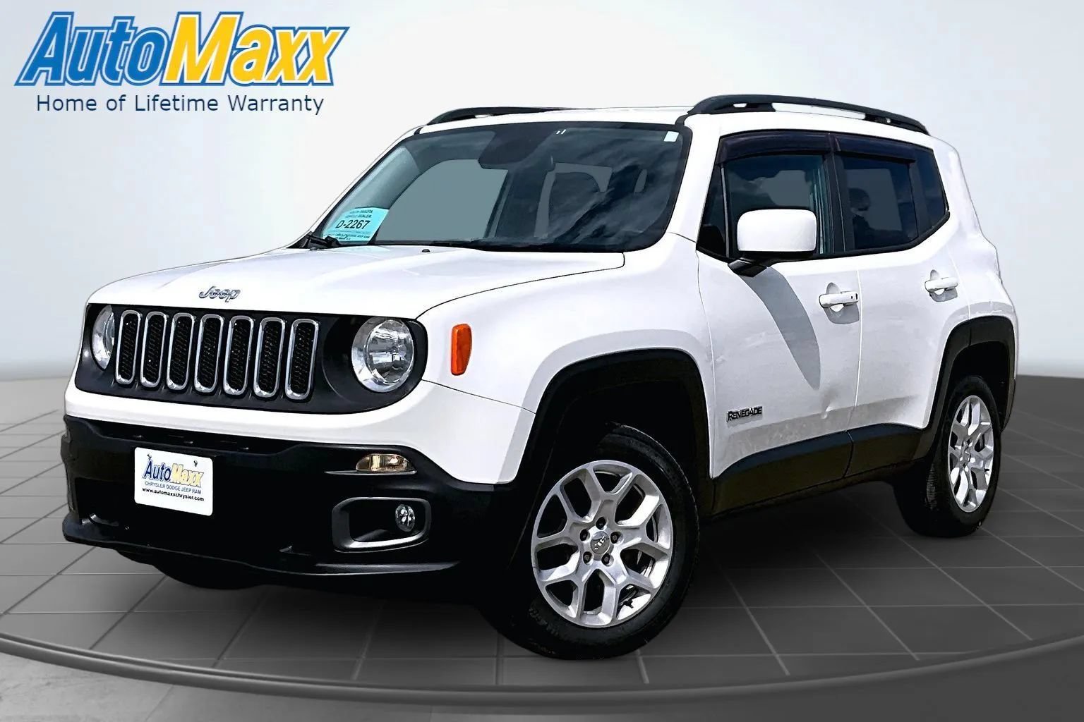 Used 2017 Jeep Renegade Latitude AWD/4WD image 1