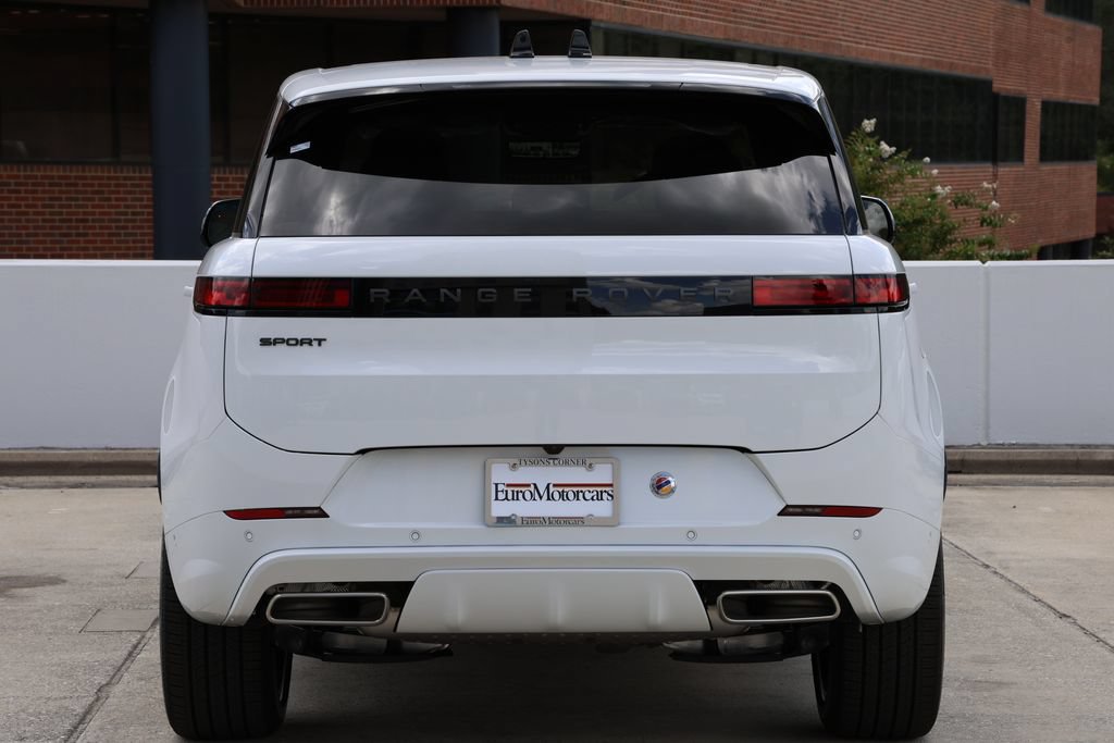 New 2026 Land Rover Range Rover Sport Dynamic SE AWD/4WD image 8