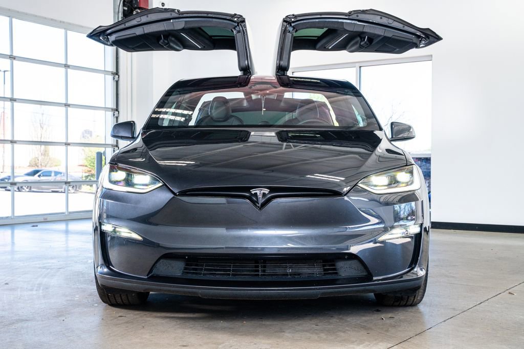 Used 2024 Tesla Model X image 3