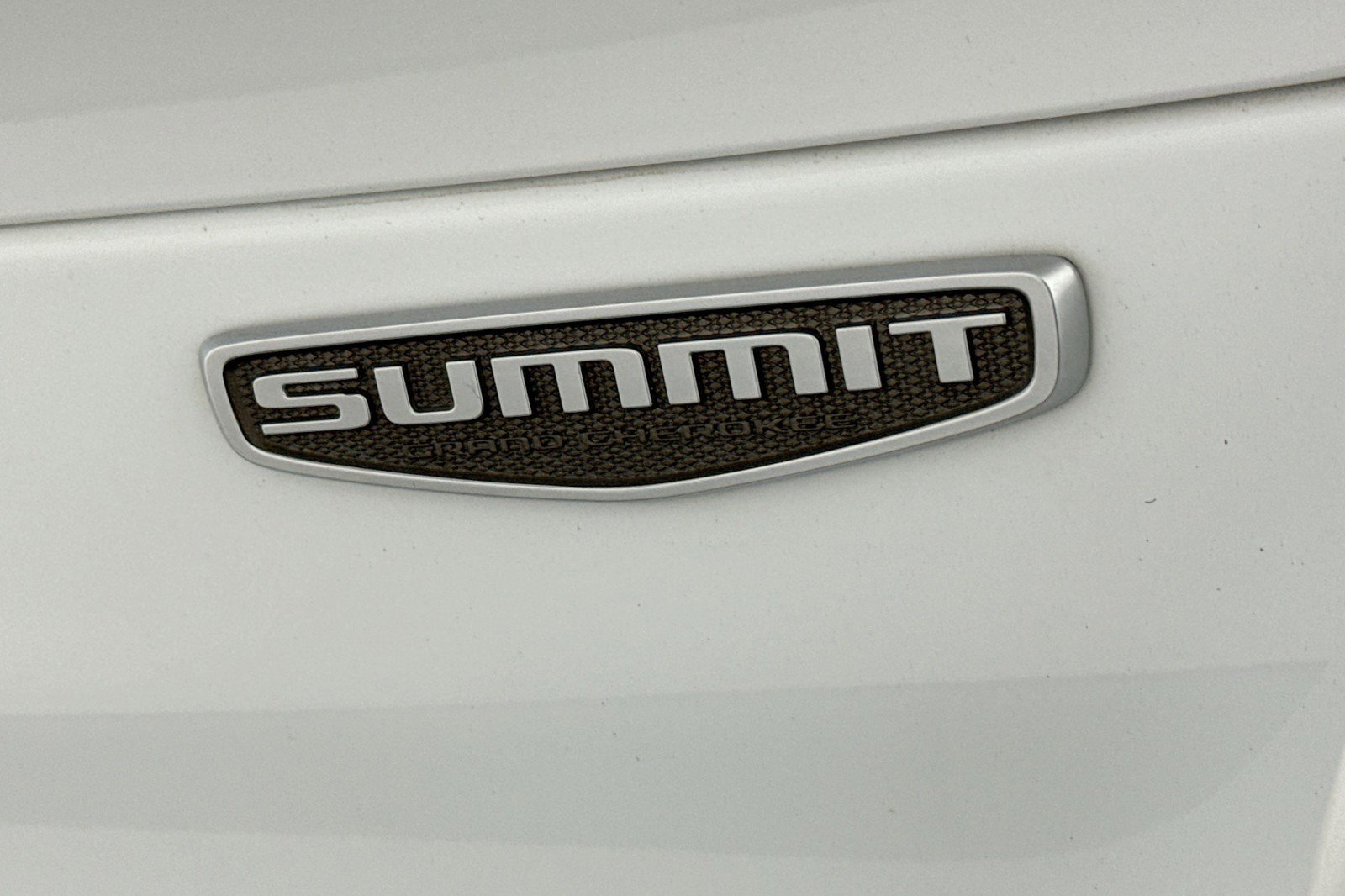 Used 2022 Jeep Grand Cherokee L Summit AWD/4WD image 11