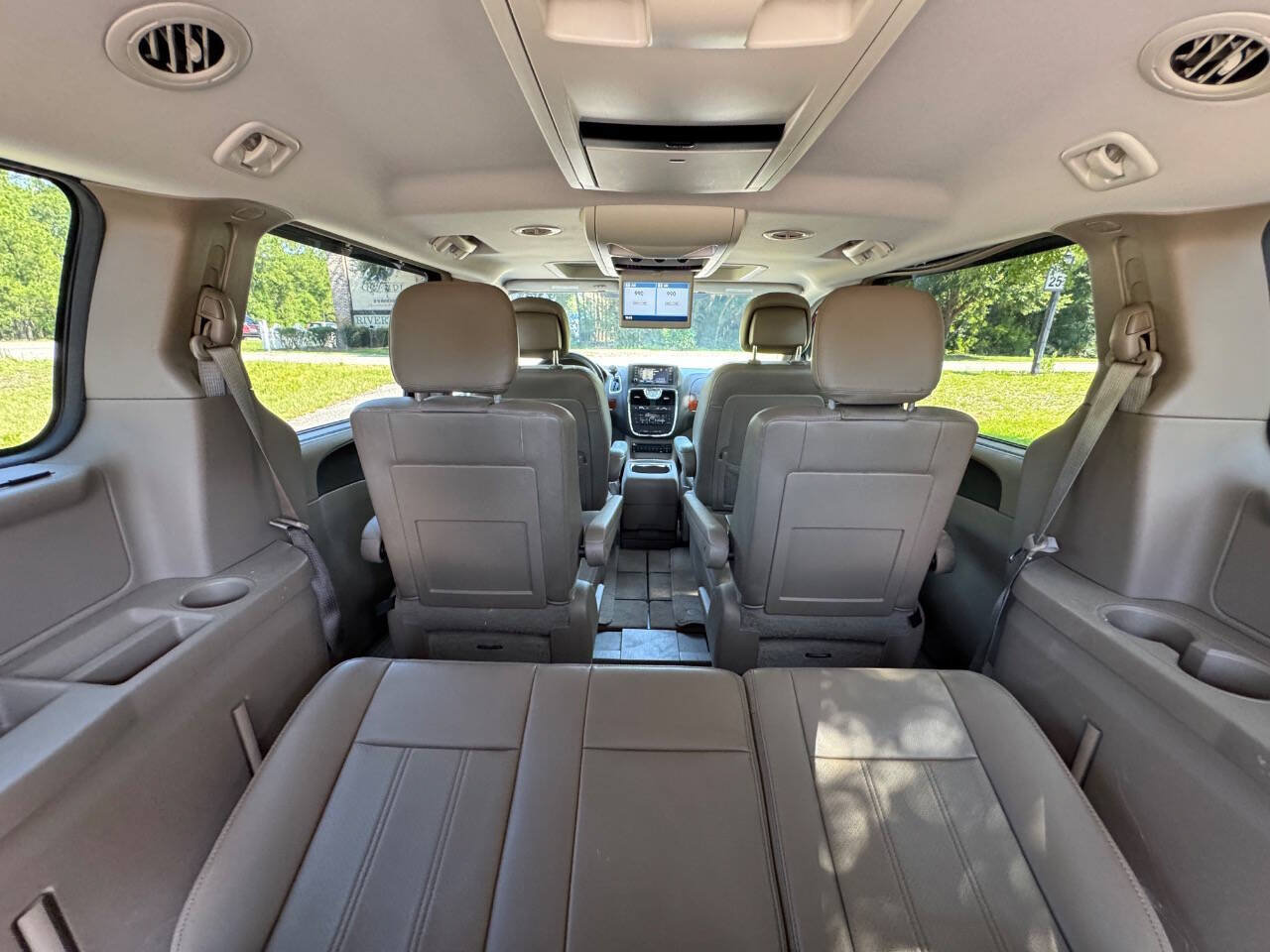 Used 2013 Chrysler Town & Country Touring-L w/ Entertainment Group #2 FWD image 41