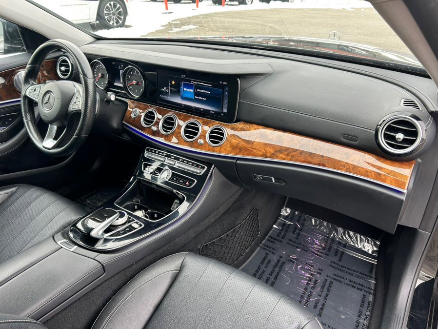 Used 2017 Mercedes-Benz E 400 4MATIC Wagon image 25