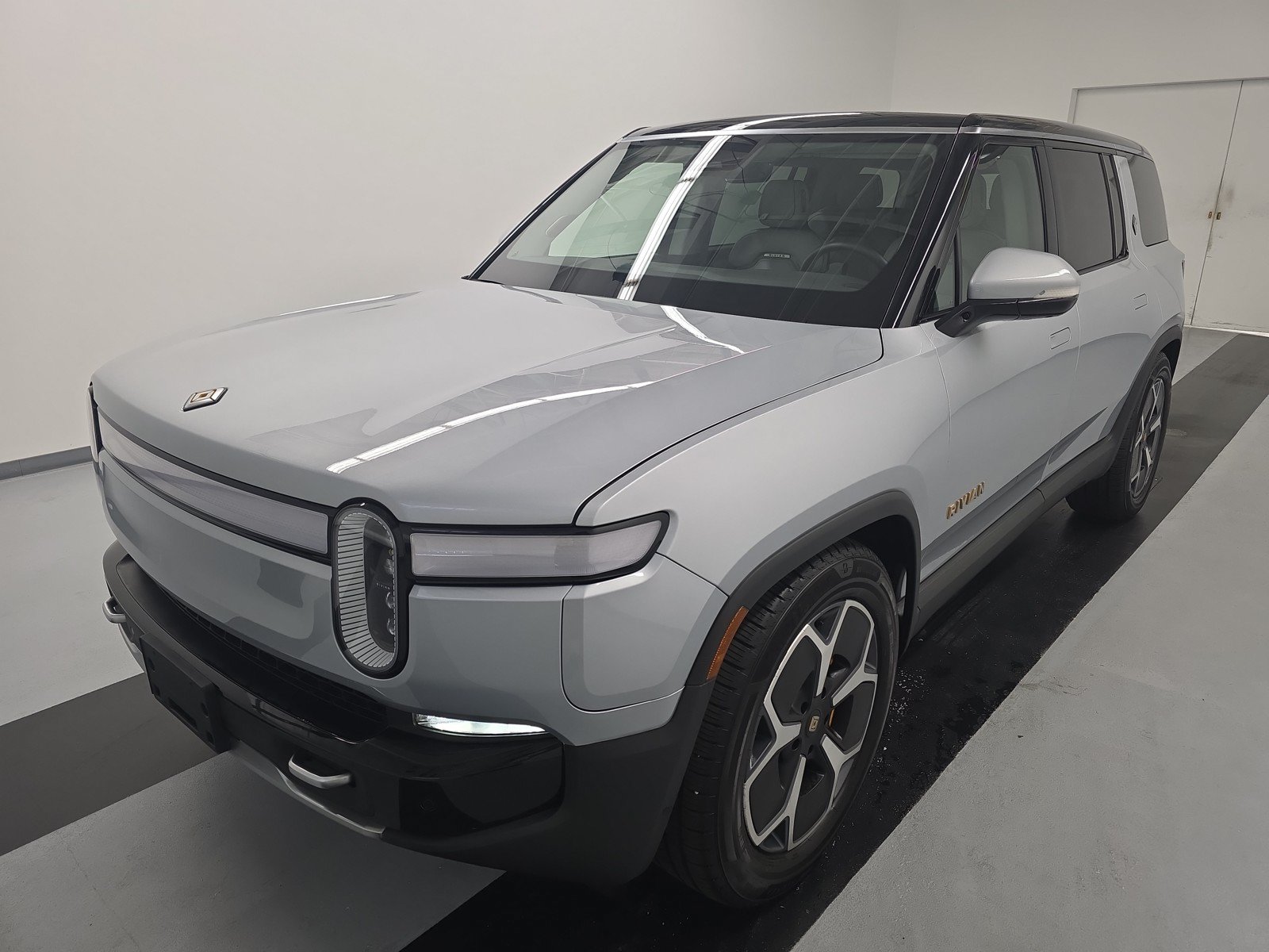 Used 2024 Rivian R1S Adventure