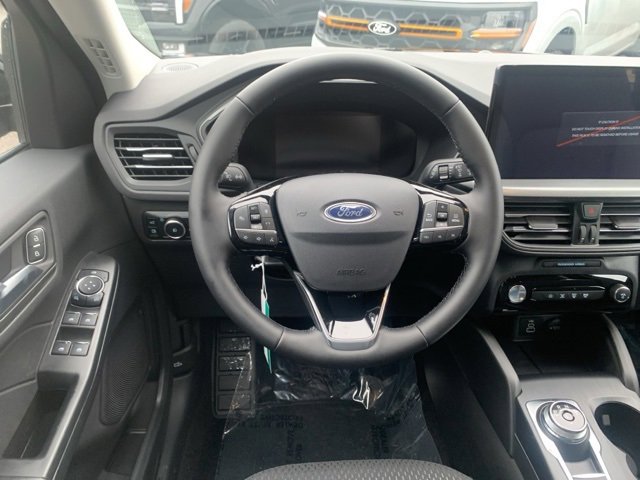 New 2025 Ford Escape SE w/ Class II Trailer Tow Package image 14