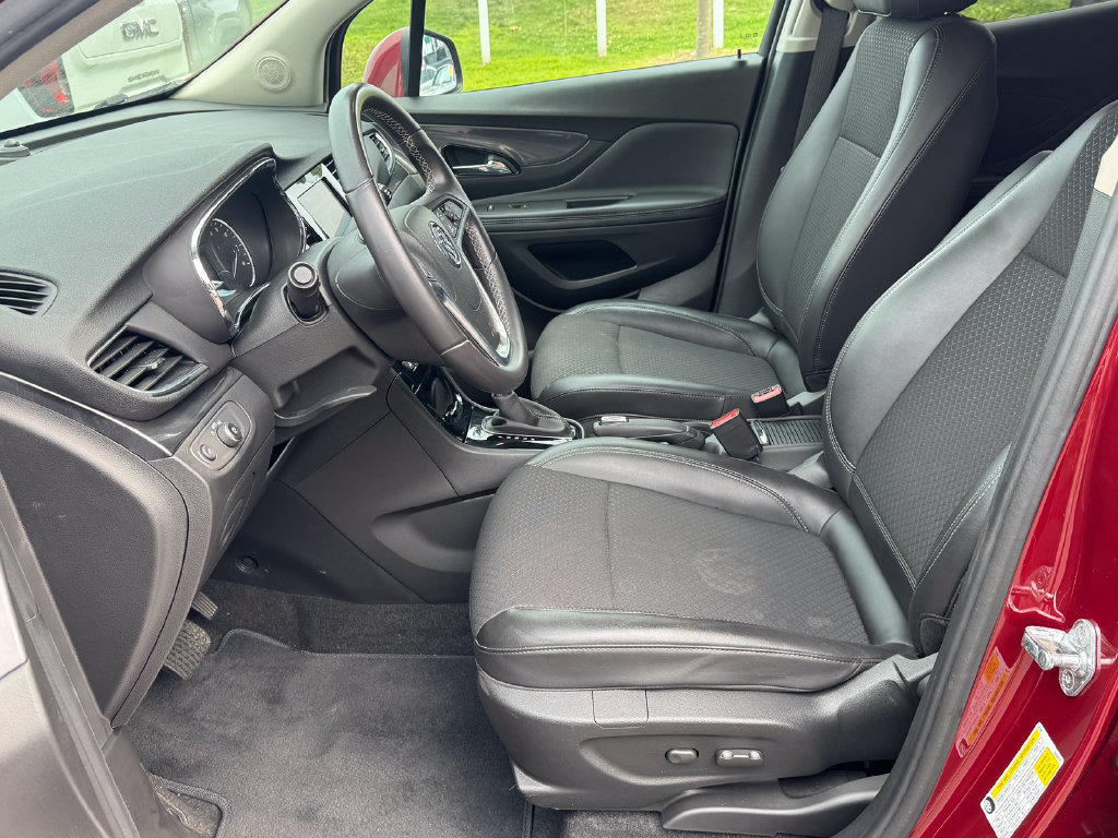 Used 2022 Buick Encore Preferred w/ Safety Package AWD/4WD image 25
