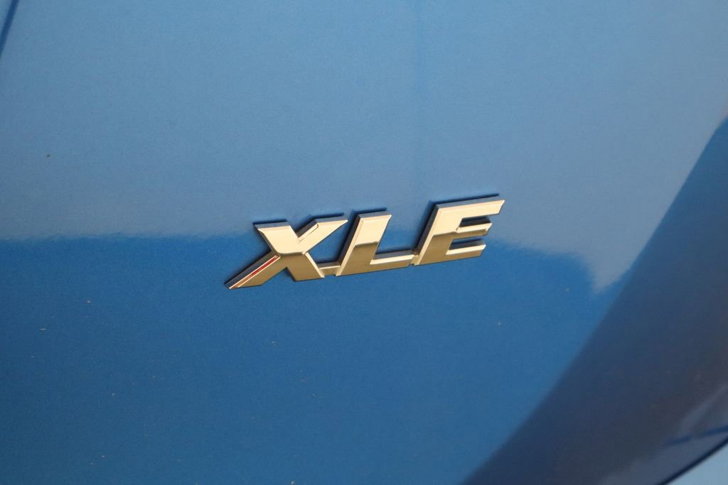 Used 2018 Toyota RAV4 XLE FWD image 43
