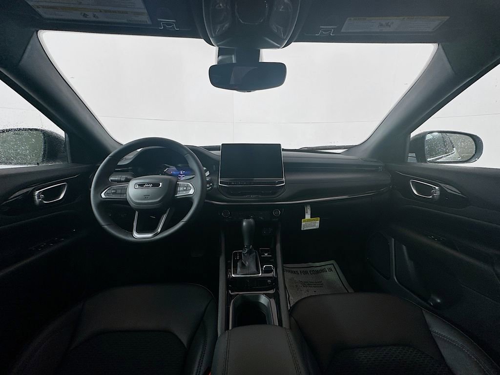 New 2026 Jeep Compass Latitude image 17