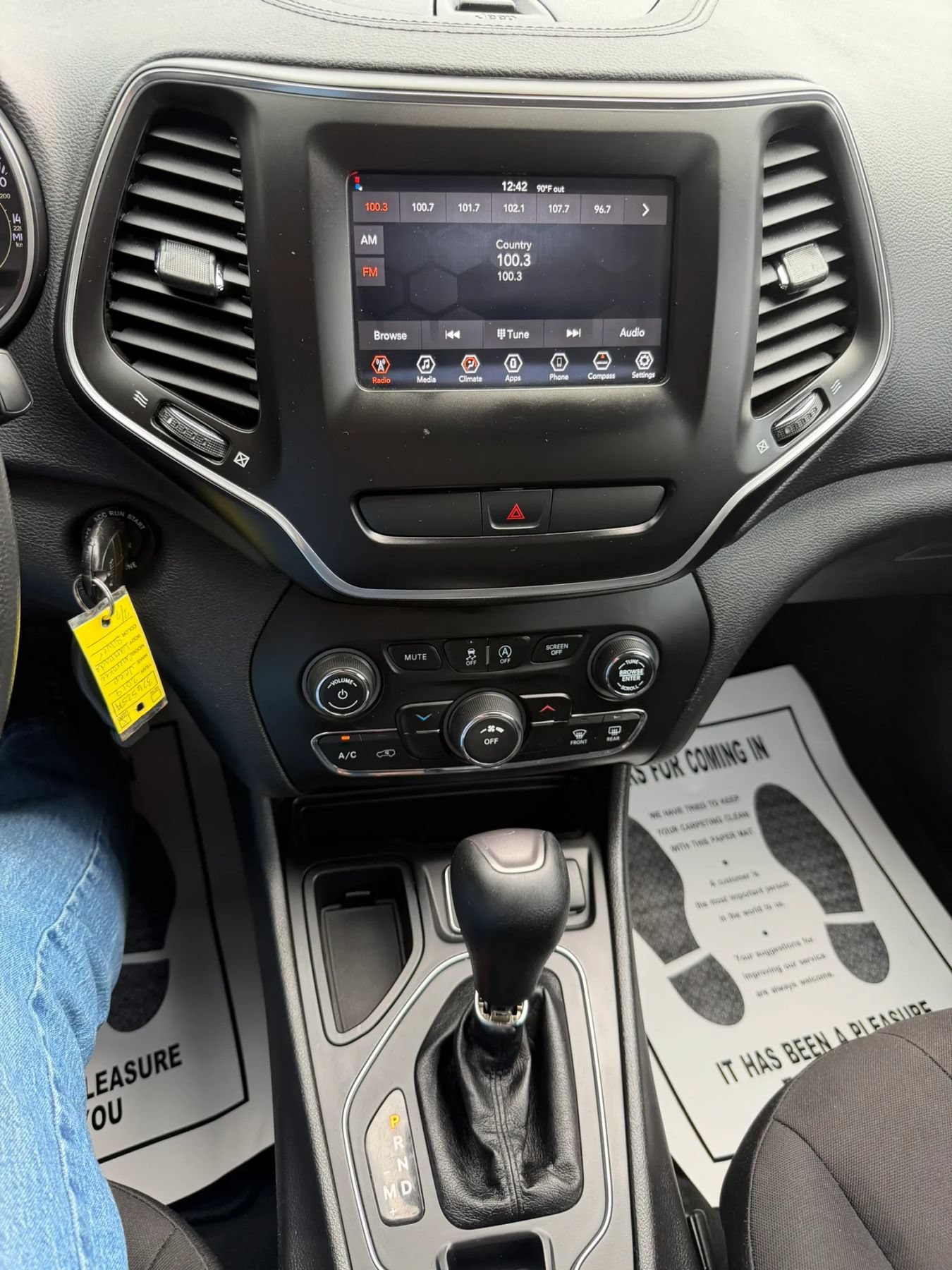 Used 2019 Jeep Cherokee Latitude w/ Popular Appearance Group FWD image 8