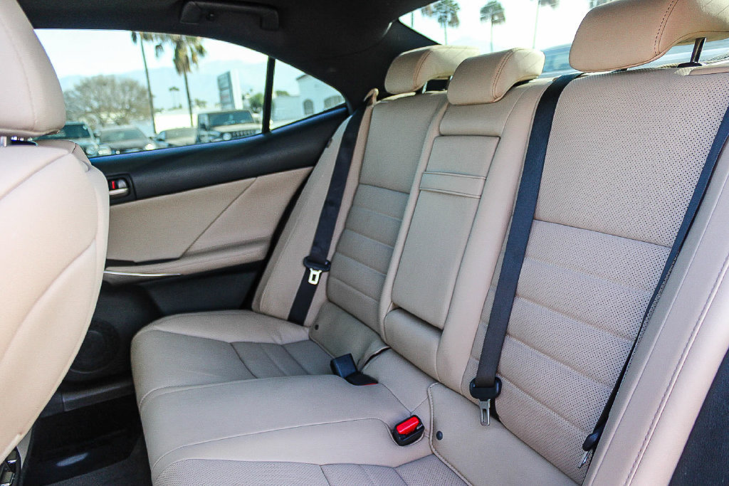 Used 2020 Lexus IS 350 F Sport w/ F Sport Package RWD image 19