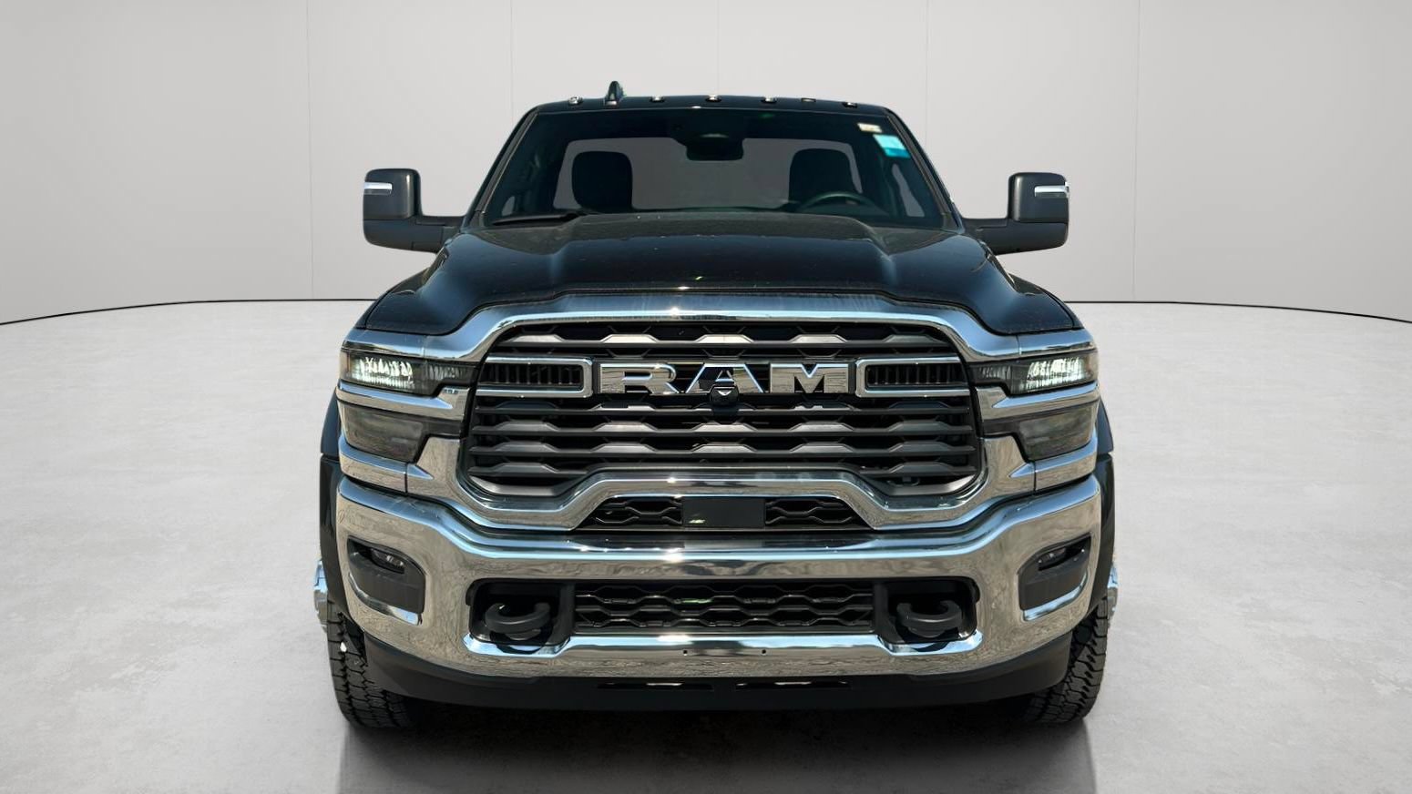 New 2026 RAM 5500 4x4 Regular Cab image 9