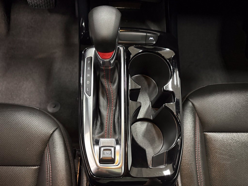 Used 2025 Chevrolet Trax RS w/ Sunroof Package FWD image 18
