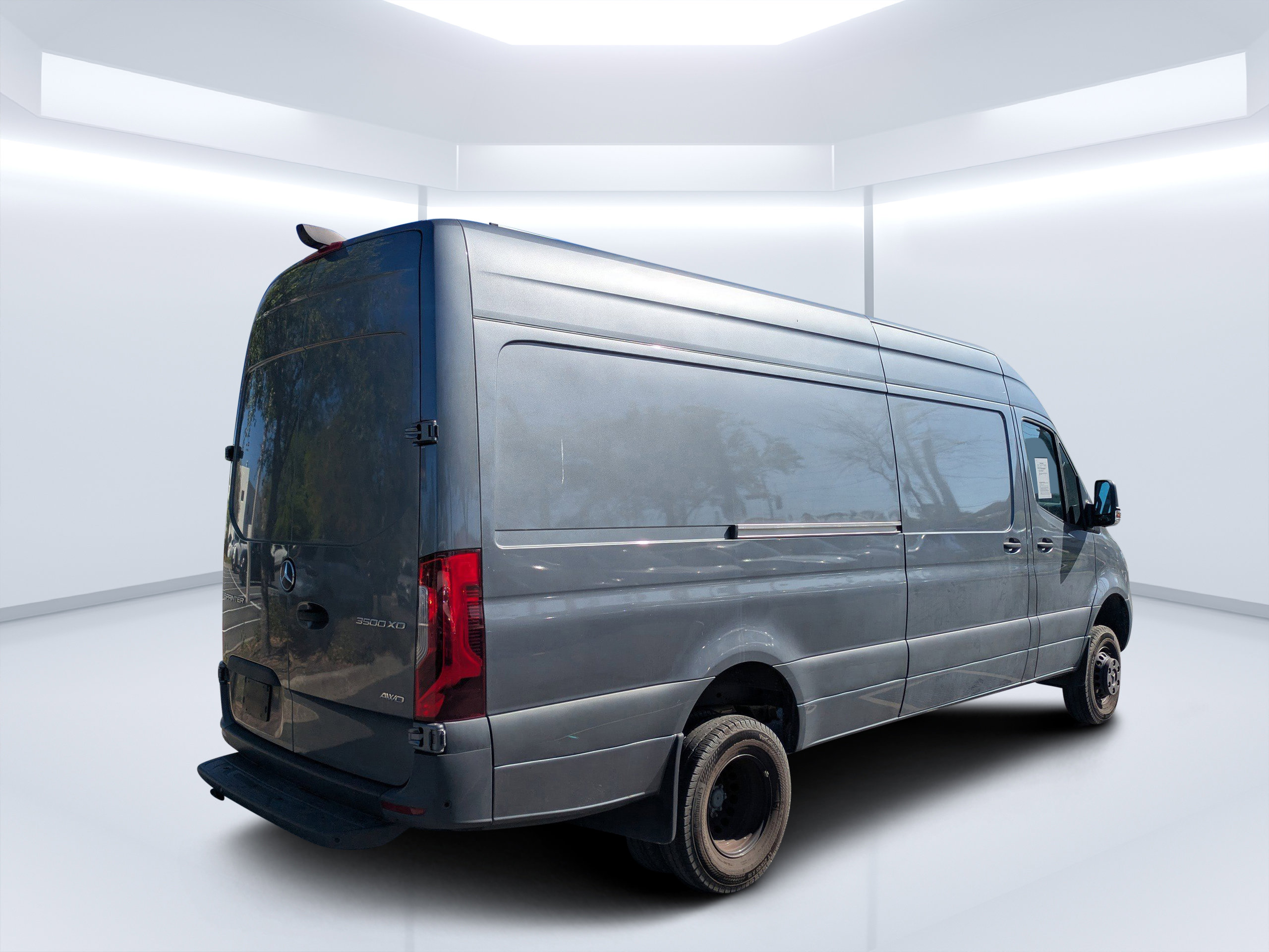 Used 2024 Mercedes-Benz Sprinter 3500 image 3