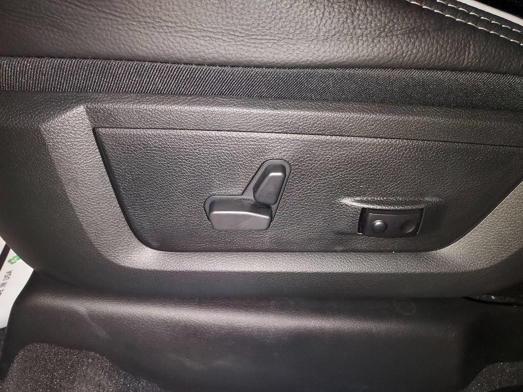 New 2026 RAM 2500 Limited AWD/4WD image 18