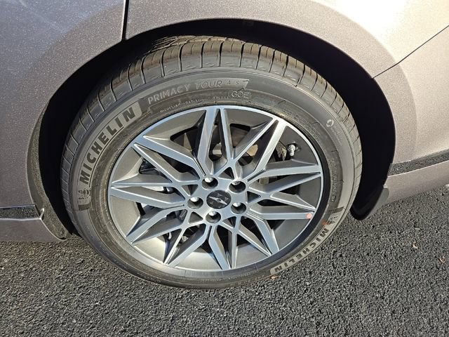 Used 2025 Genesis G80 2.5T image 13