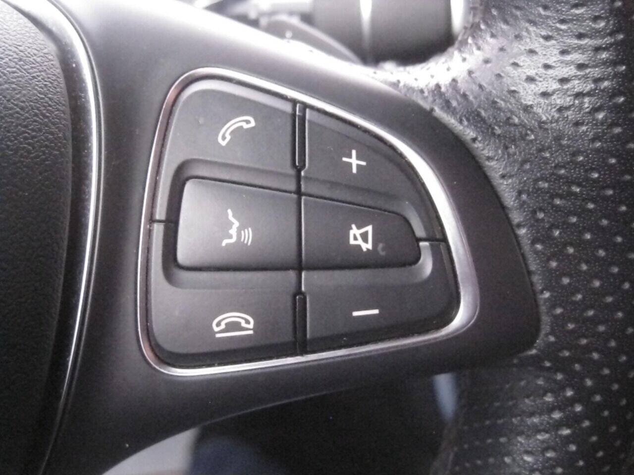 Used 2019 Mercedes-Benz GLA 250 4MATIC image 25